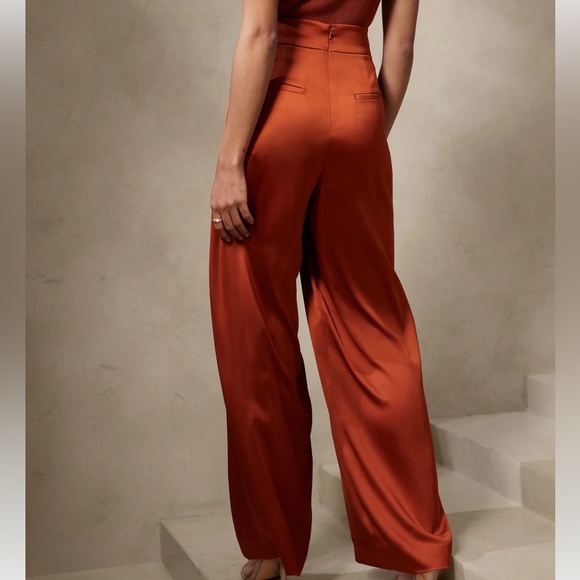 NWT Banana Republic Wide-Leg Satin Pleated Pants - Picture 4 of 5